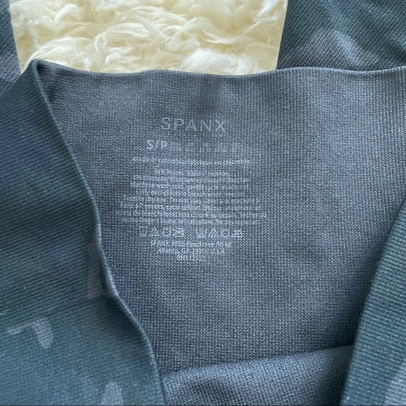 Spanx Look at Me Now Camo Leggings Small - Picture 5 of 8